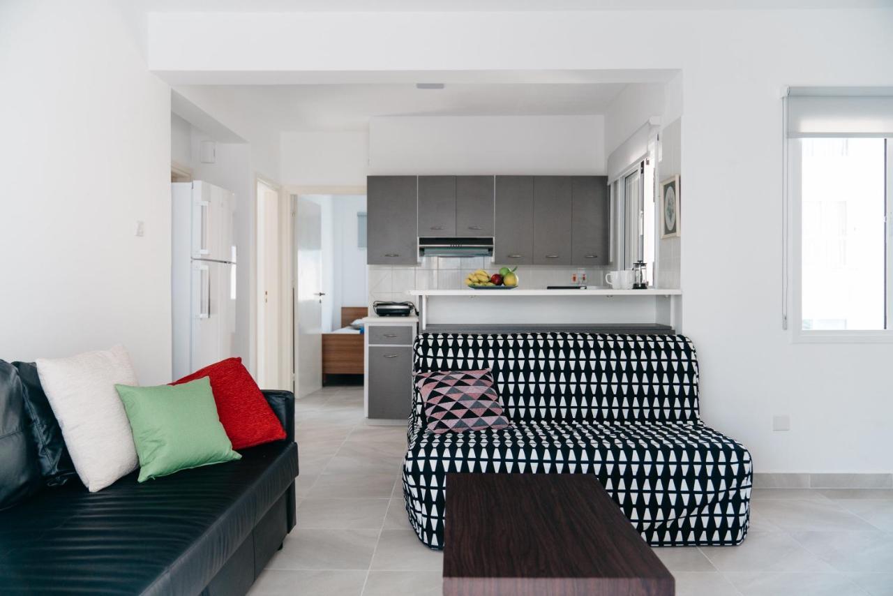 Seasunlove Apt. Appartement Larnaca Buitenkant foto