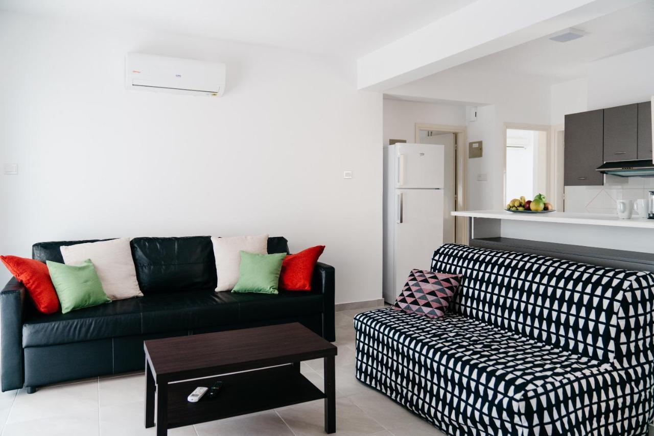 Seasunlove Apt. Appartement Larnaca Buitenkant foto
