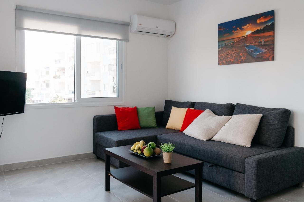 Seasunlove Apt. Appartement Larnaca Buitenkant foto