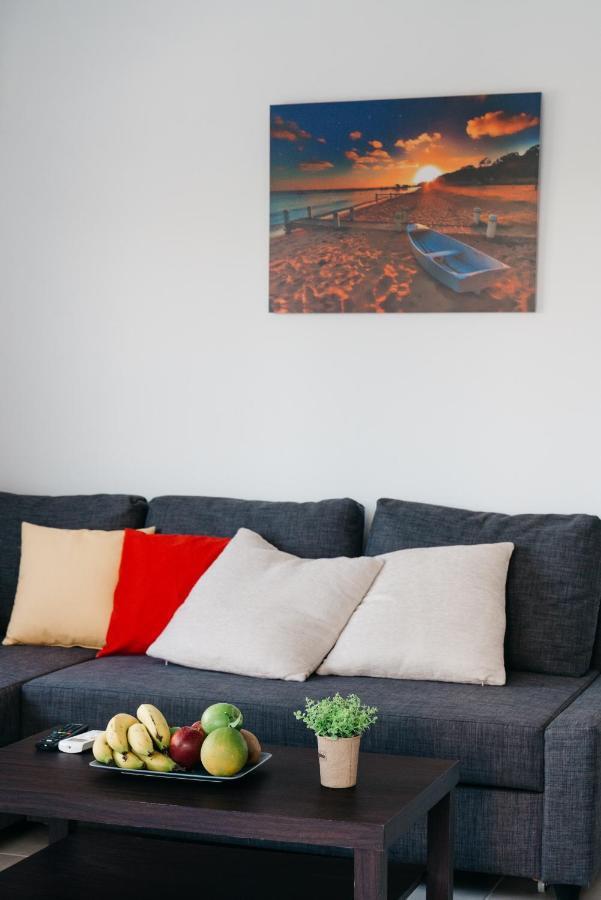 Seasunlove Apt. Appartement Larnaca Buitenkant foto