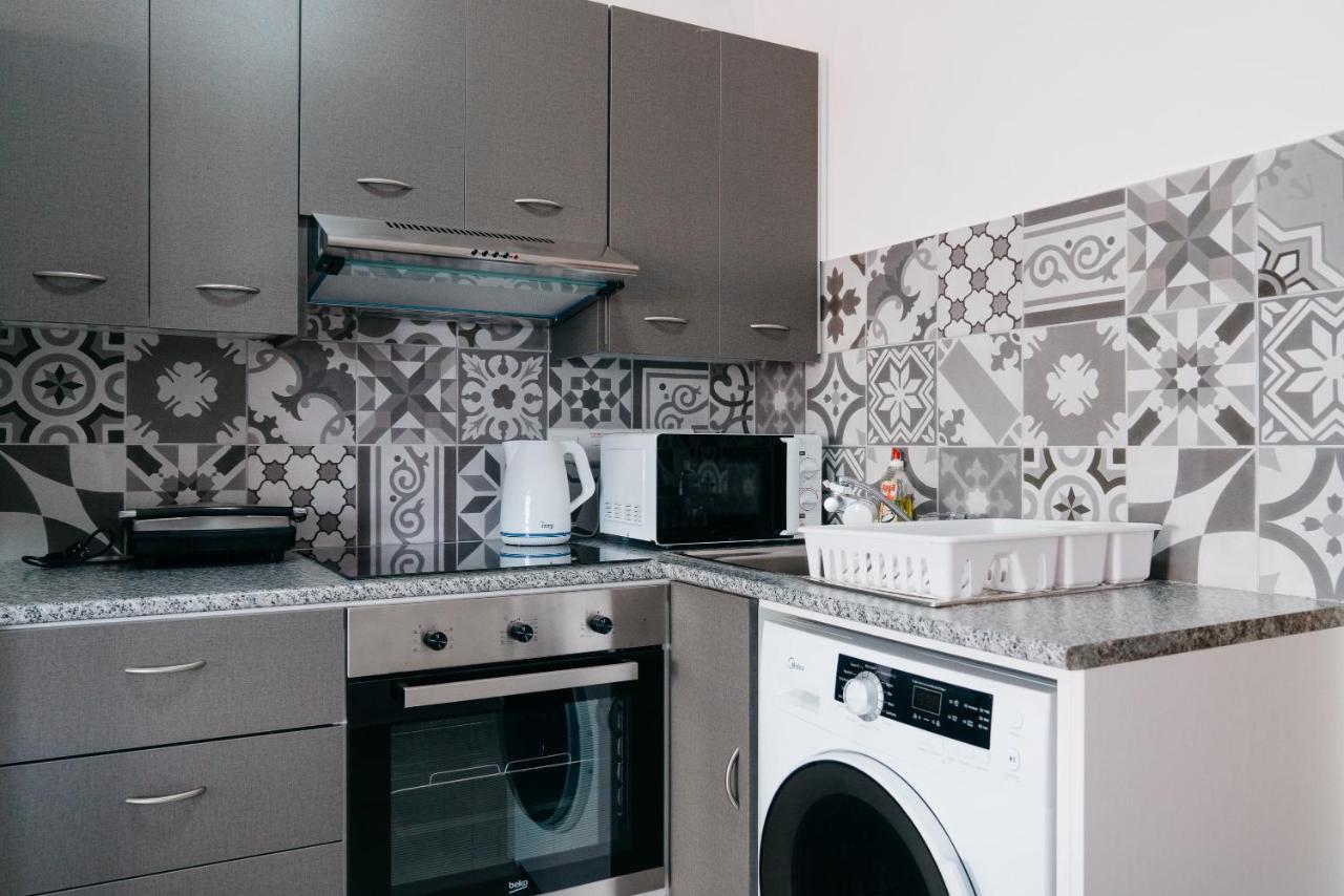 Seasunlove Apt. Appartement Larnaca Buitenkant foto