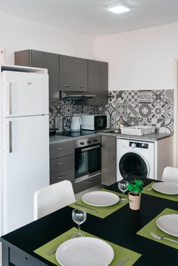 Seasunlove Apt. Appartement Larnaca Buitenkant foto