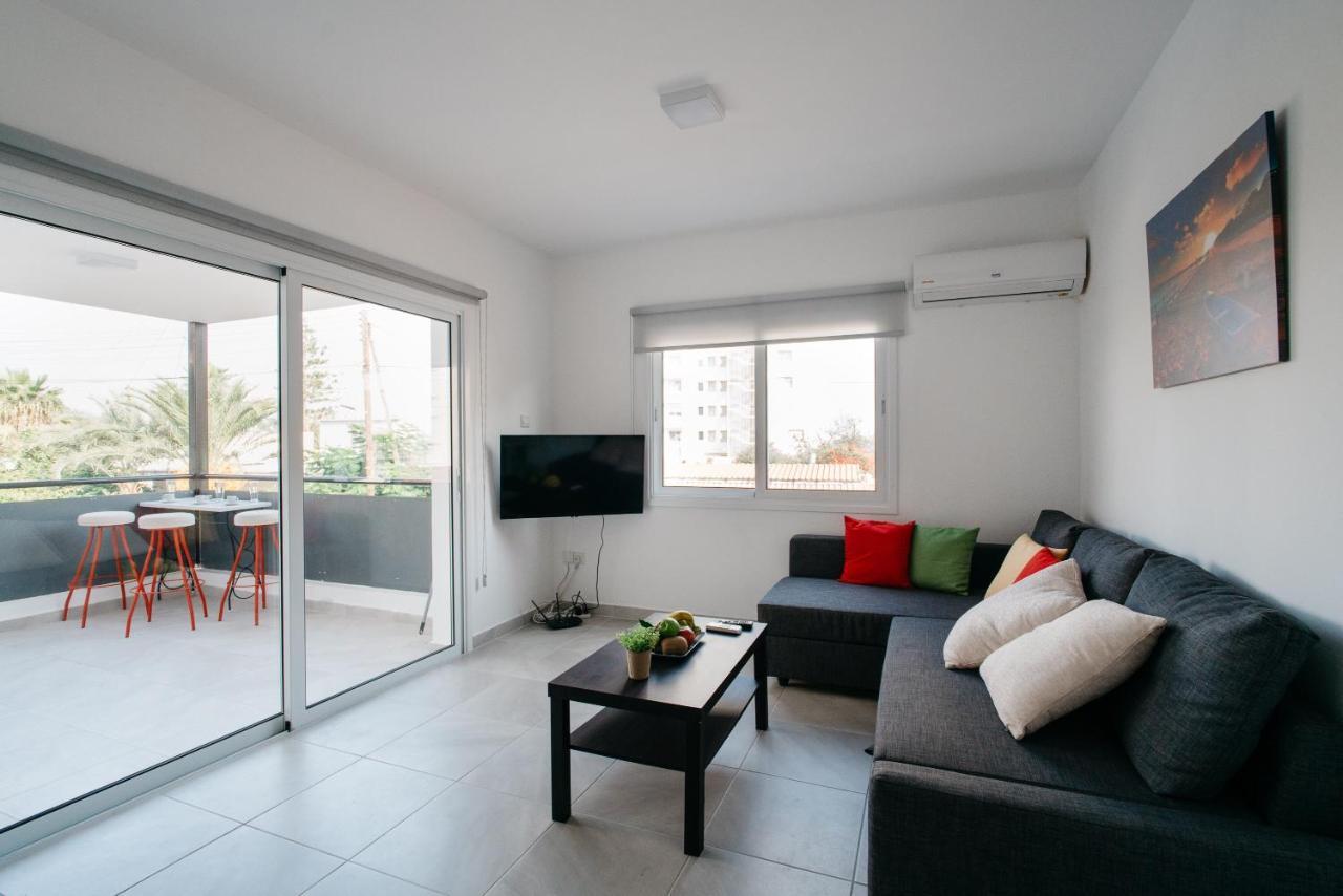 Seasunlove Apt. Appartement Larnaca Buitenkant foto