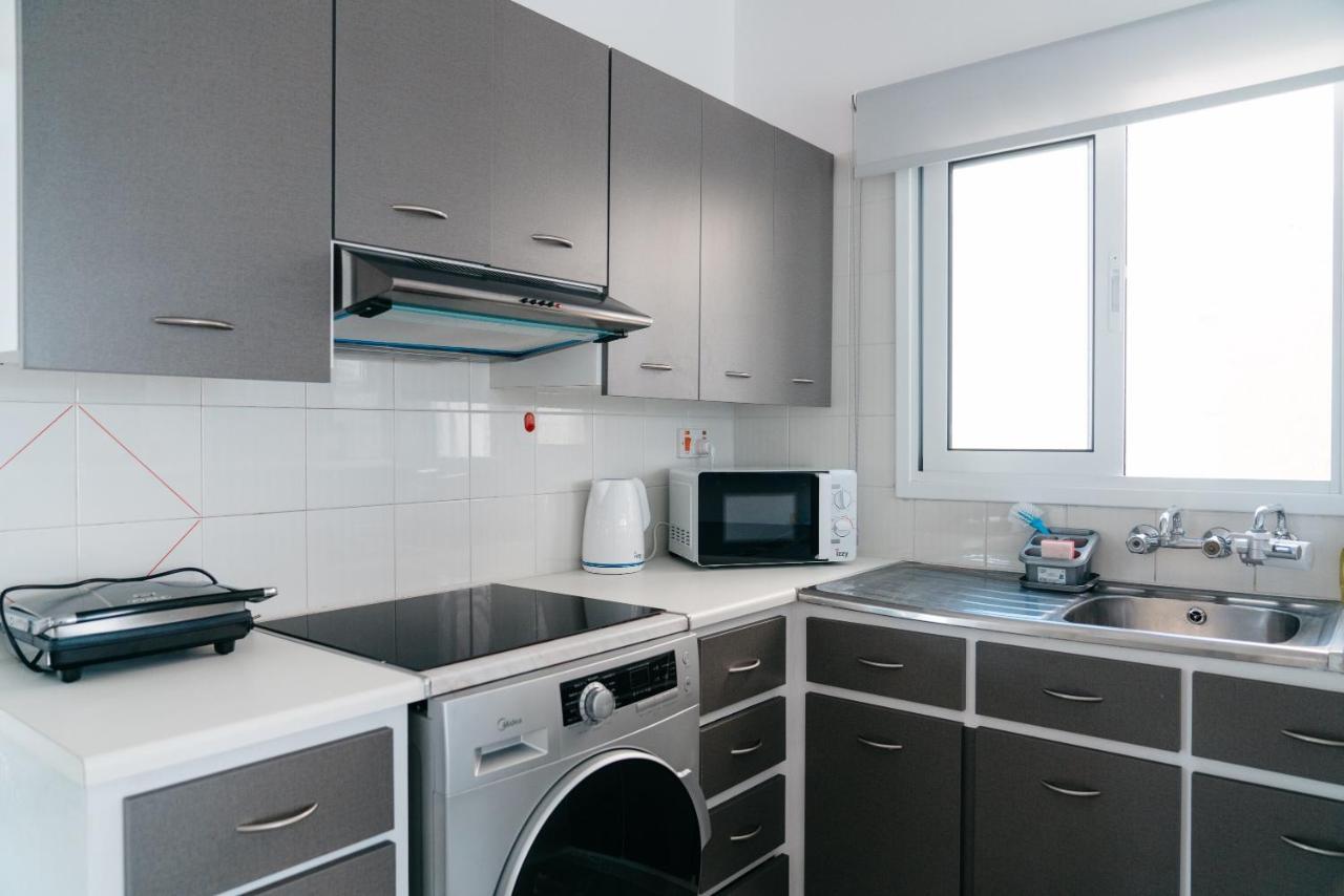Seasunlove Apt. Appartement Larnaca Buitenkant foto