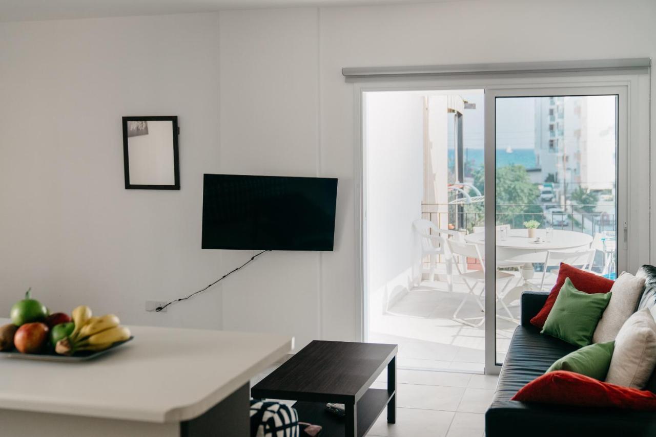 Seasunlove Apt. Appartement Larnaca Buitenkant foto